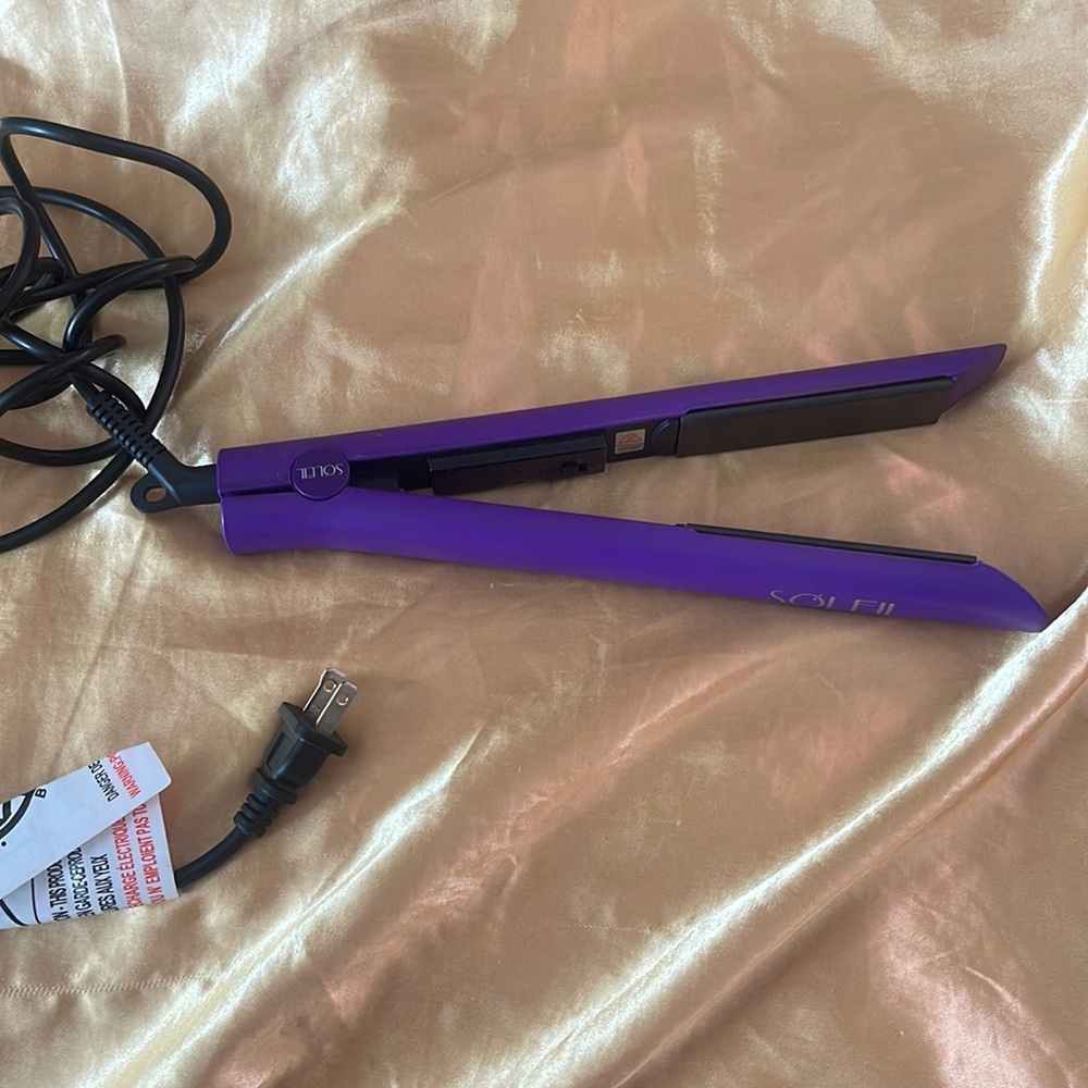 Soleil Ceramic Flat Iron Hair Straightener